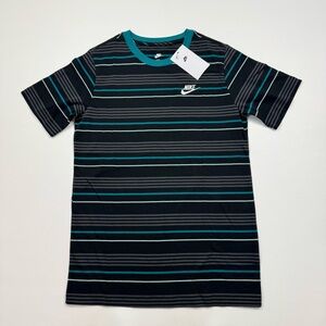 NEW! Boy’s/Kid’s Nike Short Sleeve Striped T-Shirt Size XL W/Tags